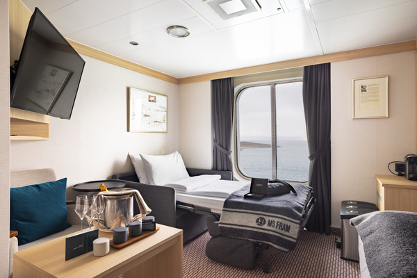 HX Hurtigruten Expeditions MS Fram Expedition Suite Mini Suite 9 ©Espen Mills.jpg